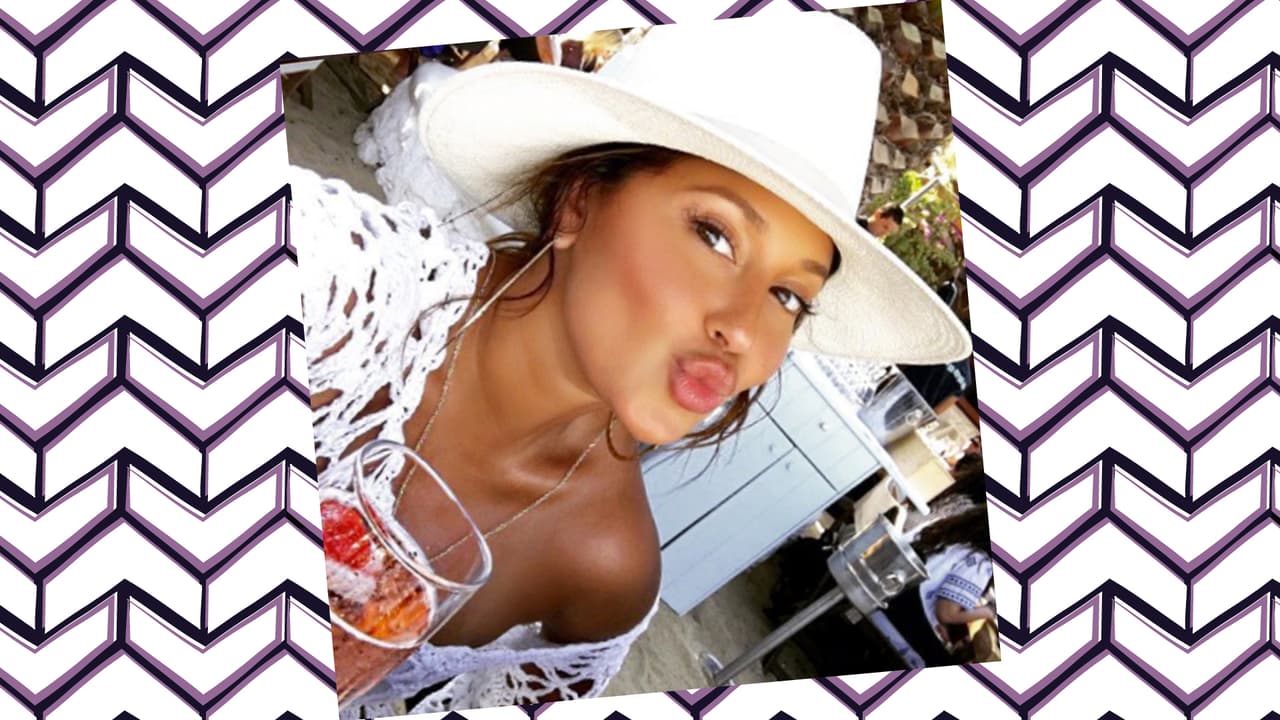 Jazmín y Adrianne parecen hermanas. Las dos cantan, bailan y aman los selfies. No dejes que las raíces mexicanas fool you. Jazmín también tiene sabrosura, muy al estilo de las raíces cubanas de Adrianne. Y guess what? Las dos han participado en shows de Univision: Jazmín lo hizo con Latinas VIP y Adrianne fue una de las invitadas en la segunda temporada de Mira Quién Baila.