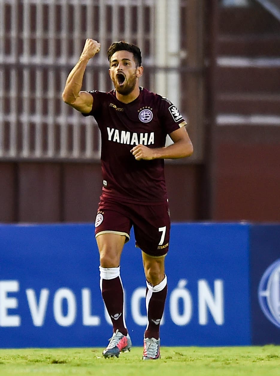 Jugadores como Agustín Marchesín o Iván Marcone pasaron por Lanús antes de llegar a México. 
<b>El goleador Lautaro Acosta de 30 años podría romperla en Liga MX.</b>