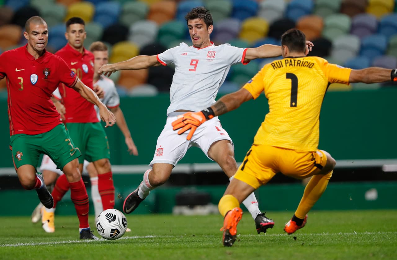 Antes de los 2’ de juego, Rui Patrício ya era exigido; Gerard Moreno, el del Villarreal, tocaba la puerta.