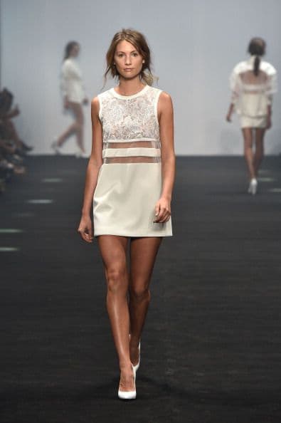 ¿Que te parecería presumir aquella zona que tanto te ha costado poner en forma con unas fabulosas rayas translúcidas? ¡Nosotros creemos que es una excelente alternativa!