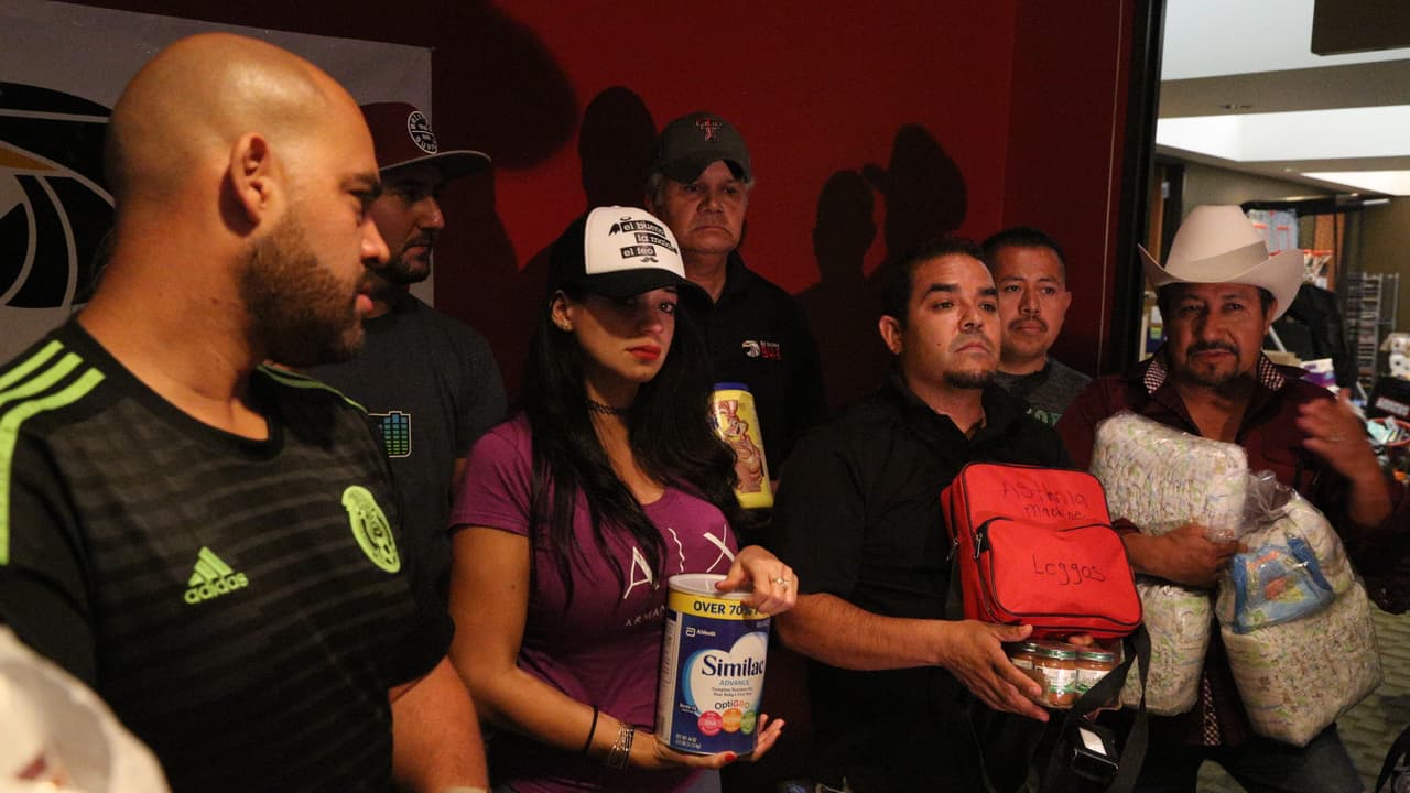 Raúl 'El Pelón', Carla Medrano y El Feo ya están en Texas y quedaron sin palabras por ver el apoyo de todos sus radioescuchas en Dallas.