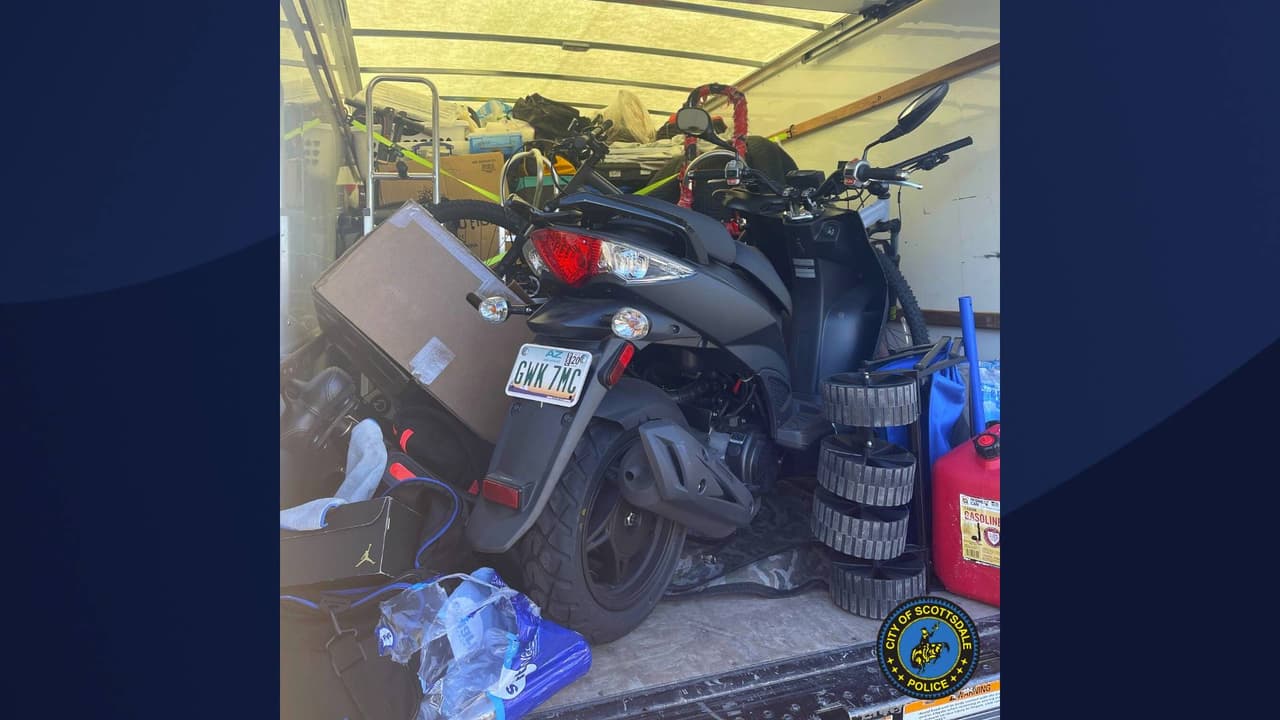 Selena Blanco y Kywan Anglin fueron arrestados por supuestamente tener más de $60,000 en propiedad robada.
<br>