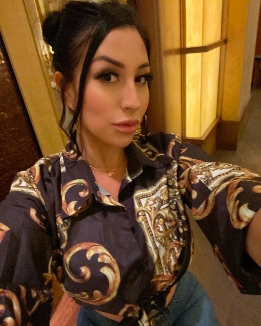 En una entrevista con Pepe Garza, reveló que todo empezó cuando nació su hijo hace algunos años, y necesitaba encontrar recursos económicos para poder darle lo que necesitaba.