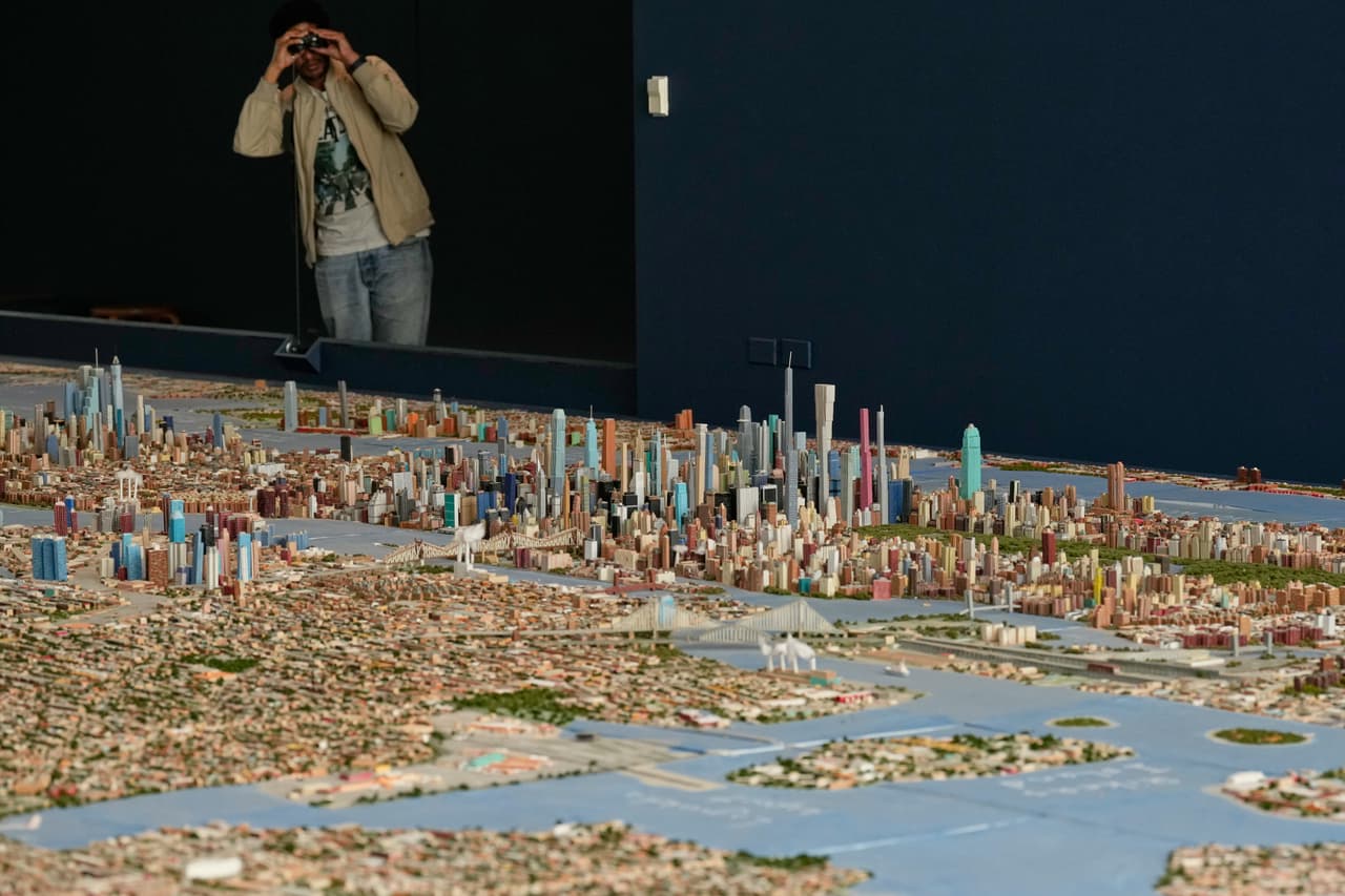 Tras permanecer toda su vida en el anonimato, Macken espera llevar su obra a otro museo una vez que termine la exhibición en Nueva York.