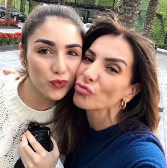 A veces Maggie siente nostalgia de esos años en que las llevaba entre sus brazos.