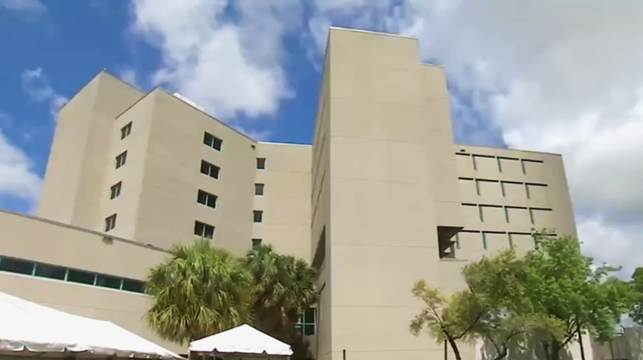 Comisionados de Miami-Dade discuten sobre apertura de centro de salud mental
