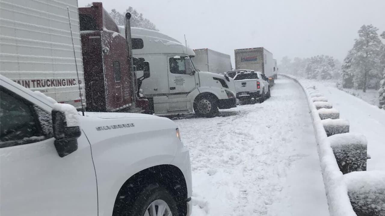 Sistema invernal arroja lluvia y nieve al arranque del año en Arizona