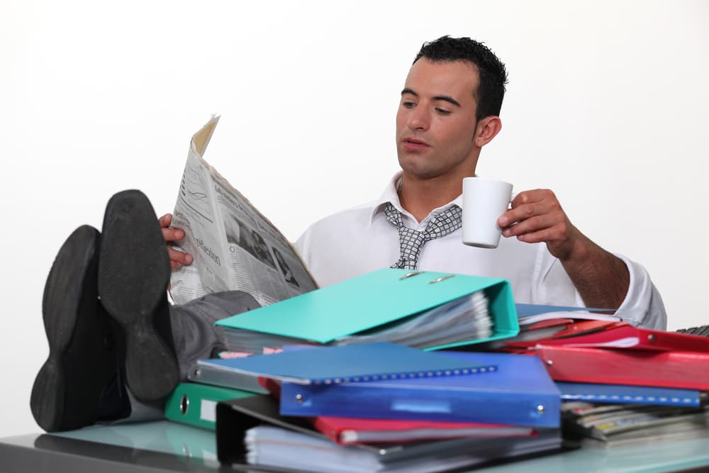 <b>Peligros que debes evitar:</b> la llamada procrastinación, o sea, estar dejando todo para última hora, para mañana y no concentrarte cada día en las metas que debes cumplir para sacar adelante tus asuntos prioritarios.
<br>