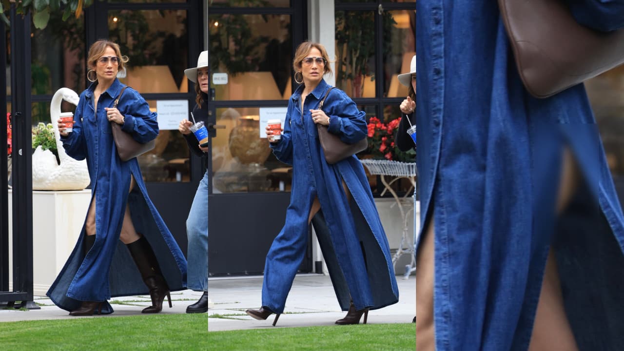 Debido a las aberturas del vestido y al caminar, JLo dejó parte del glúteo.