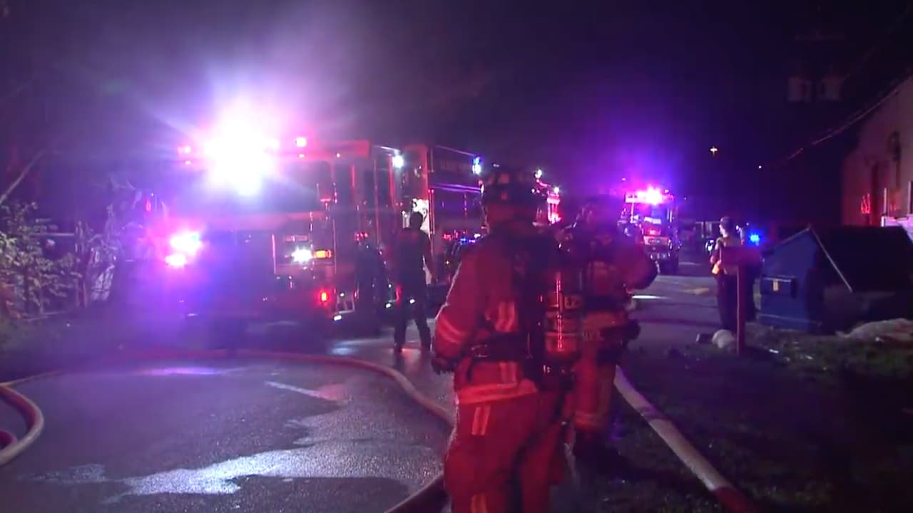 Al llegar el equipo de HFD lograron detener el fuego y no se reportaron heridos.