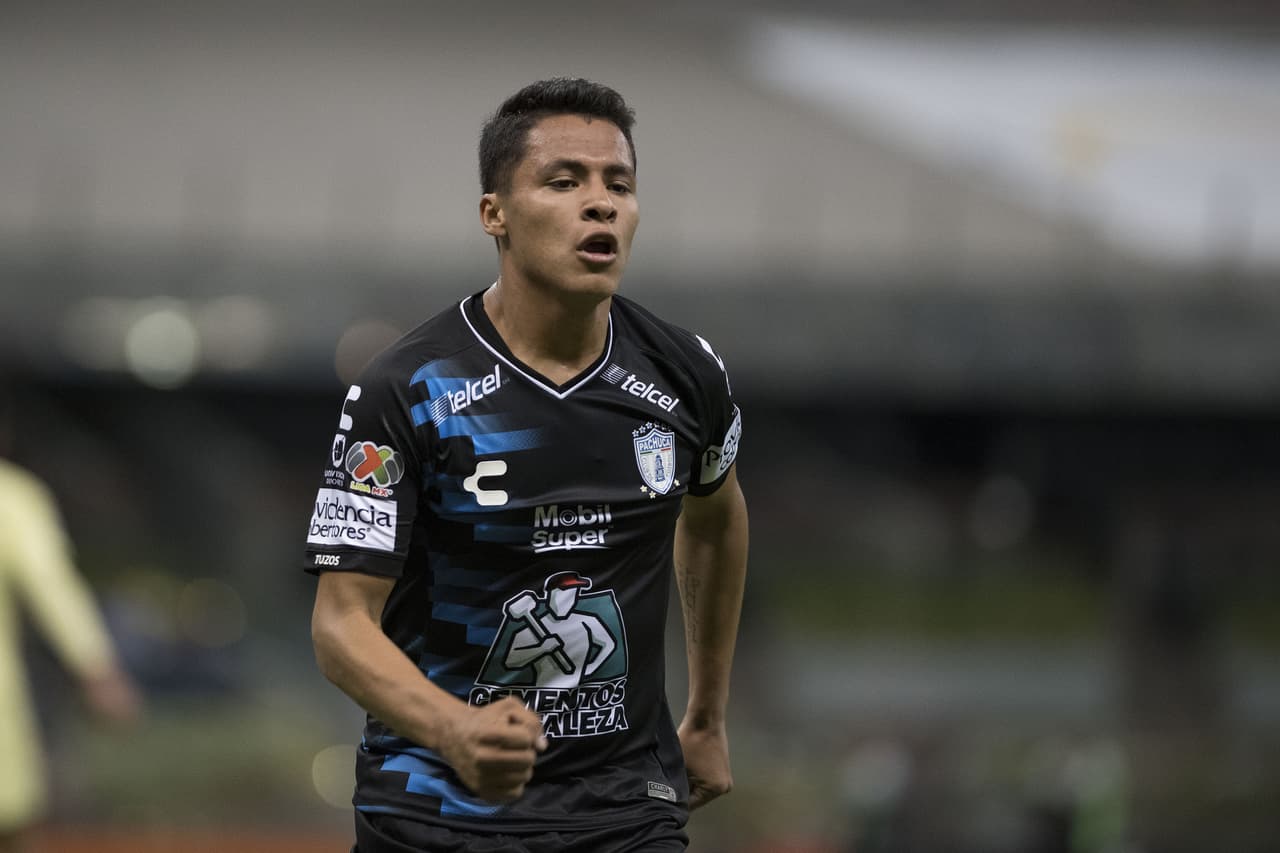 Sin embargo, Roberto de la Rosa rompió con el encanto al empatar 1-1 al minuto 23 del primer tiempo para Pachuca.