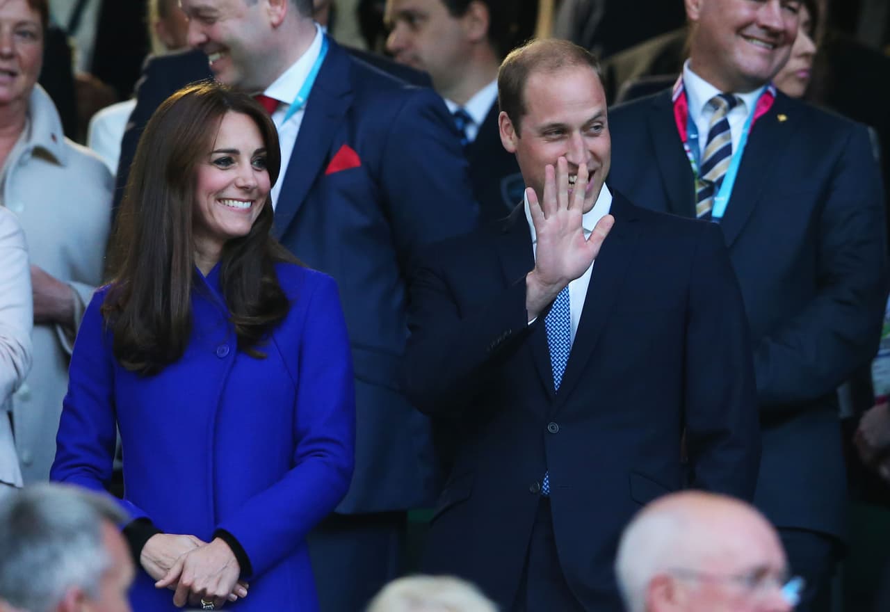 Saludando al público.