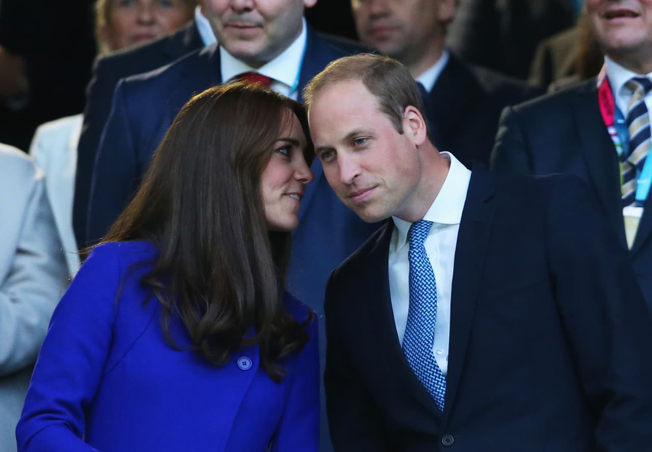 ¿Qué estarán secreteándose Kate y William?
