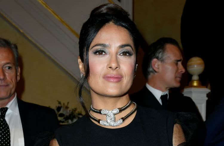 ¿Salma Hayek fue arrestada durante show en vivo? Te contamos todo