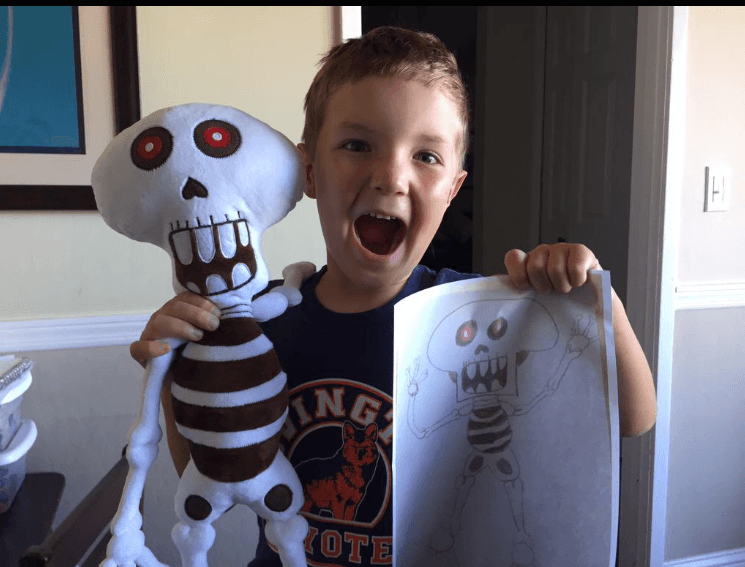 Es hora de convertir los dibujos favoritos de tus hijos en ropa, juguetes y hasta esculturas.