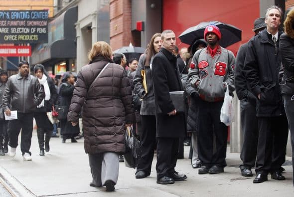 El PIB refleja la producción total de bienes y servicios en la economía. El pronóstico más reciente coincide con el que hizo en noviembre el grupo y según el cual la economía crecería 2.4% este año.
