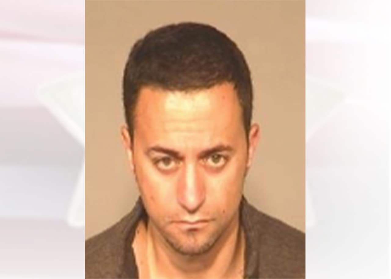 Nombre: Hesham Suleman
<br>Fecha de Nacimiento: 7/6/1982
<br>Orden de arresto: #19033683