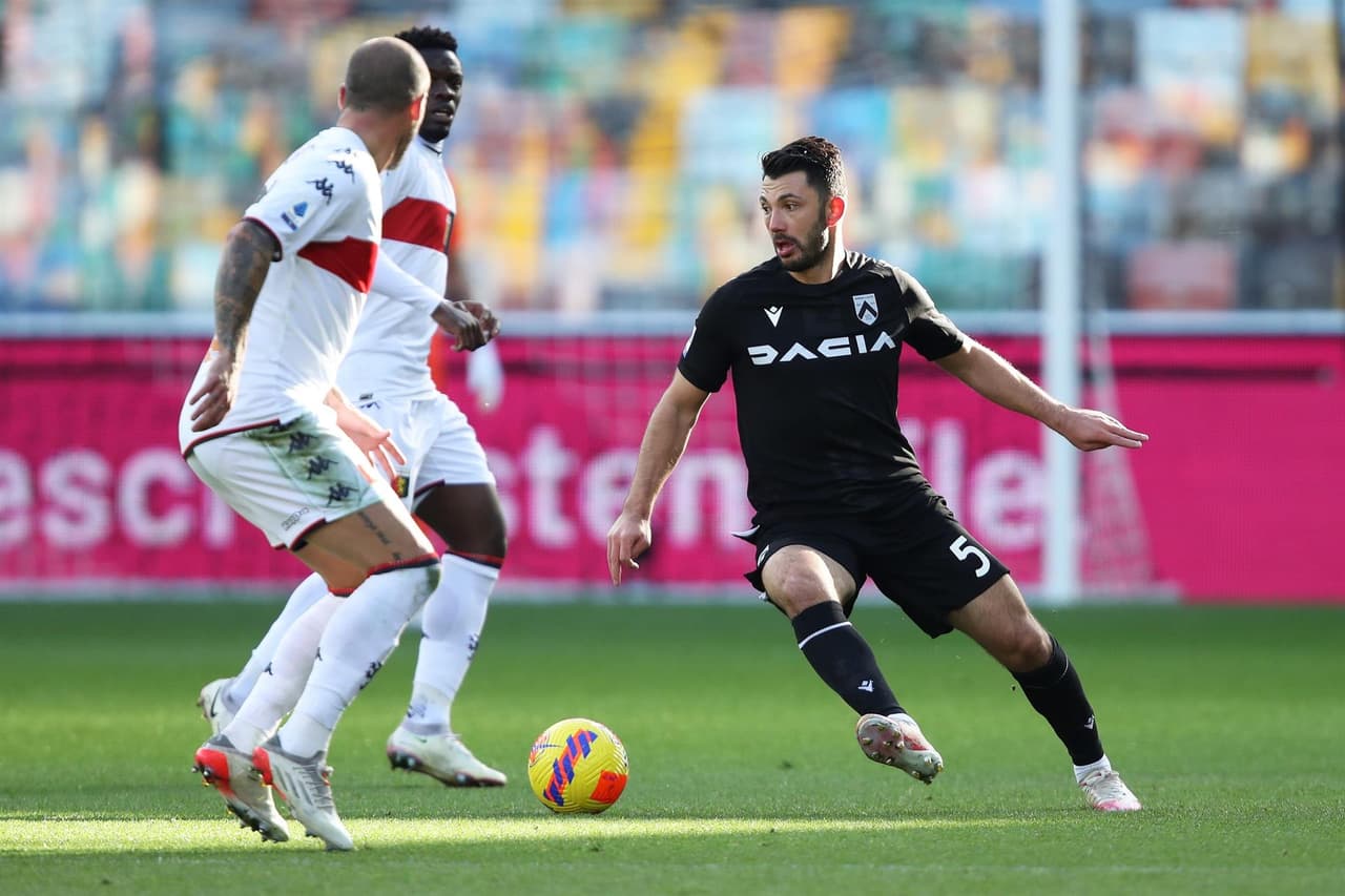 Genoa y Udinese no se hacen daño durante la fecha 14 en la Serie A. El mexicano Johan Vásquez jugó los 90 minutos del encuentro y fue amonestado con tarjeta amarilla; su equipo suma su 11vo partido sin victoria.