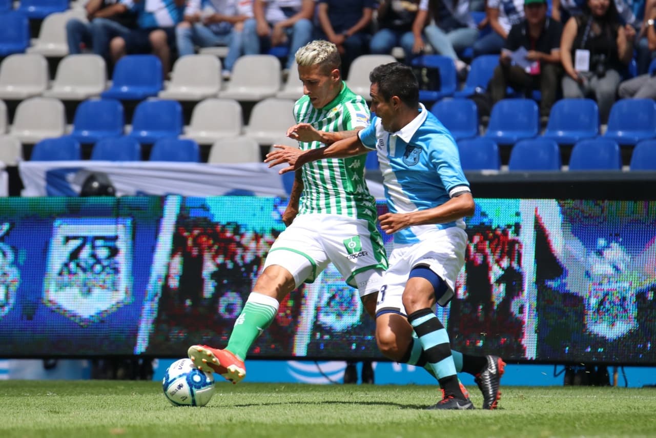 Fue así como el Puebla tuvo una importante victoria por 2-0 sobre el Betis en su aniversario 75 y con un invitado de honor y alto calado.