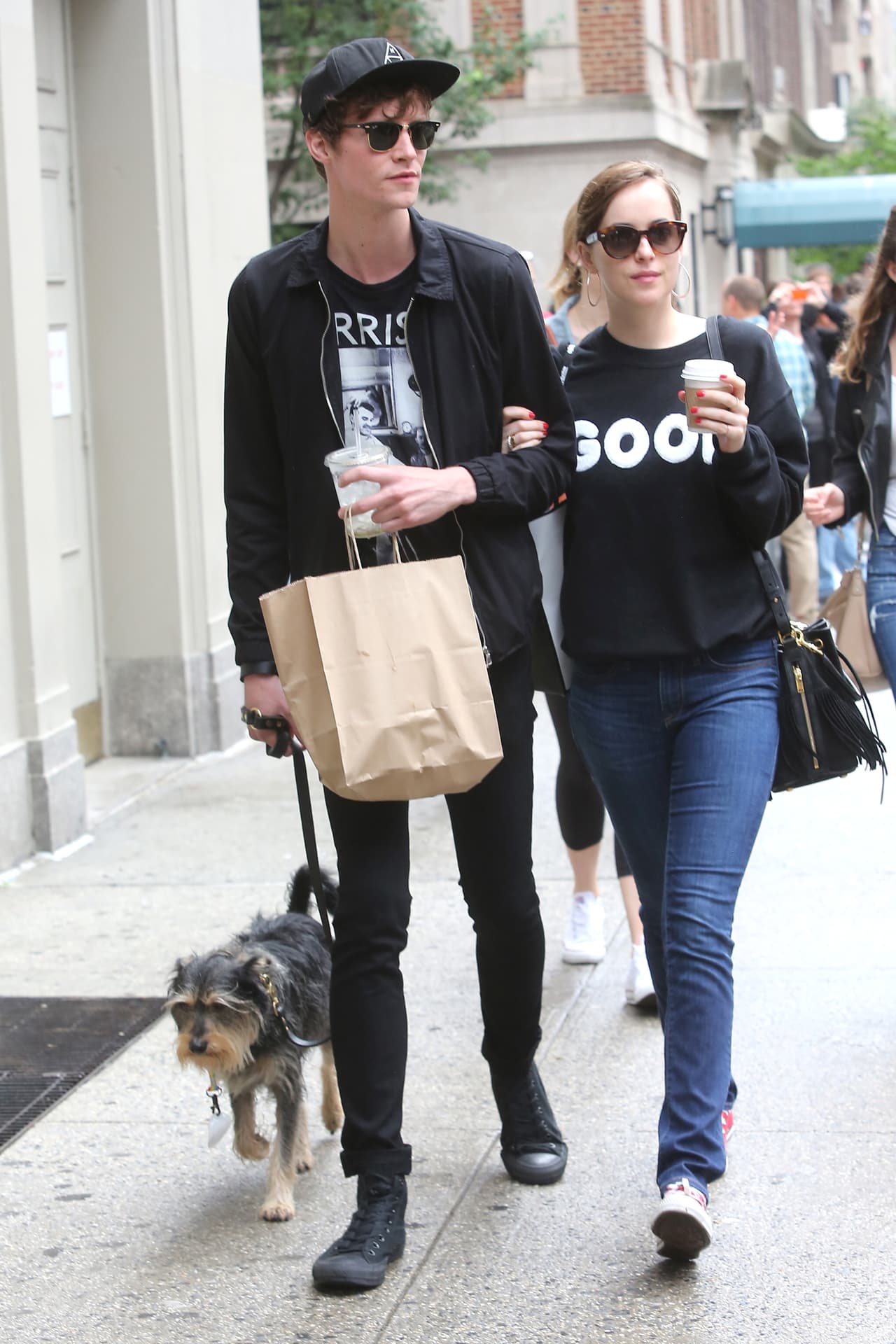 Dakota Johnson y Zeppelin en NYC