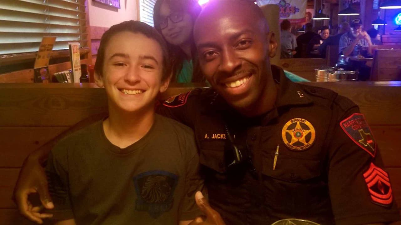 El evento tuvo lugar en el restaurante Texas Roadhouse en el Higway 249.