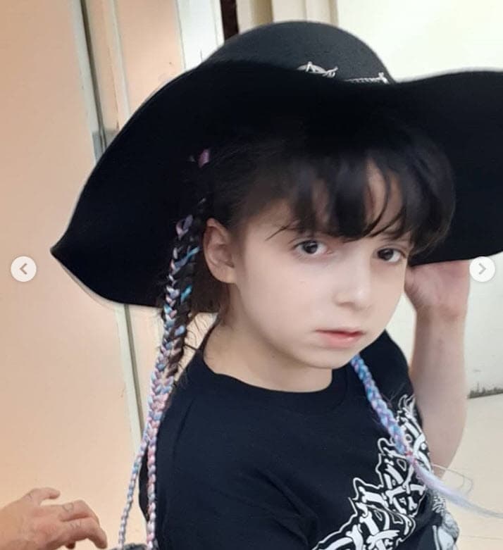 La recomendación viene de parte de los 
<b>especialistas</b> que tratan a su primogénita en las terapias. 
<br>