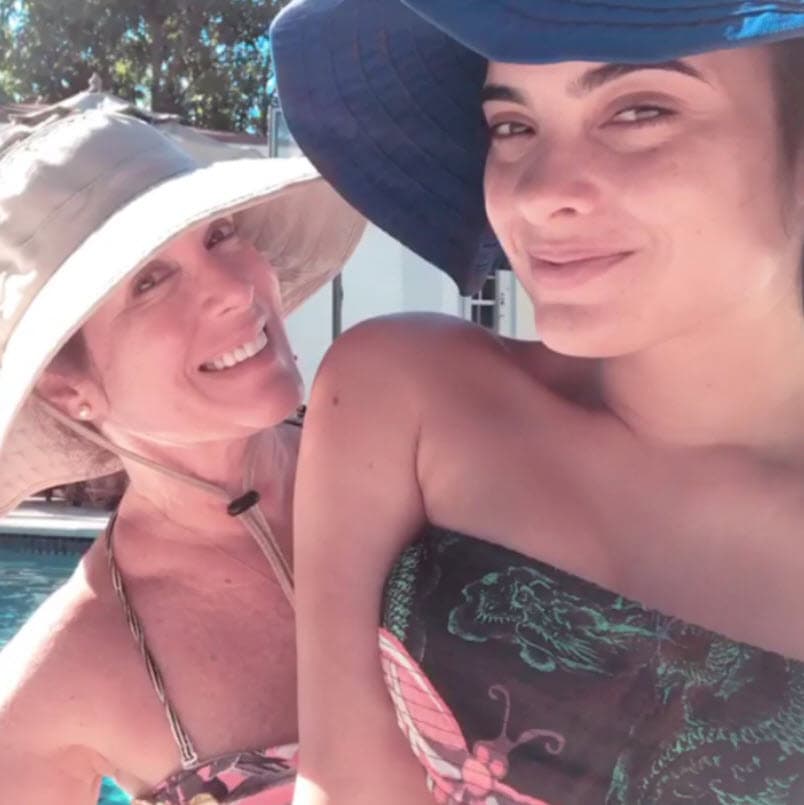 "Creo que tuvo su etapa actoral que la disfrutó muchísimo, pero ahorita está en una 
<b>etapa de ser mamá y dedicarse a eso</b>, lo hace espectacularmente", agregó la venezolana.
<br>