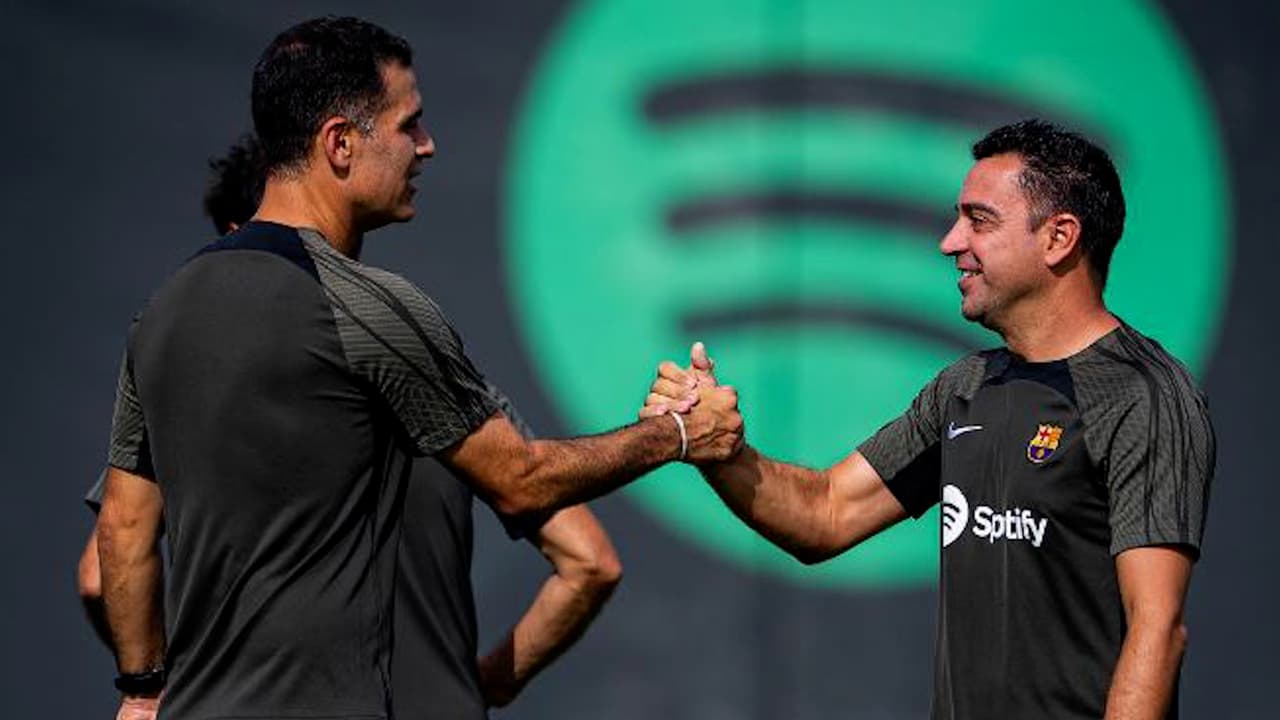 Se reactiva opción de Rafa Márquez en el Barça y Xavi, con un pie fuera