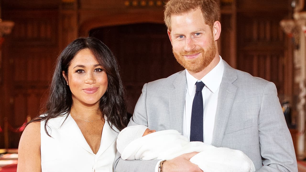 Al fin conocemos su carita: primeras imágenes del bebé de Meghan Markle y el príncipe Harry