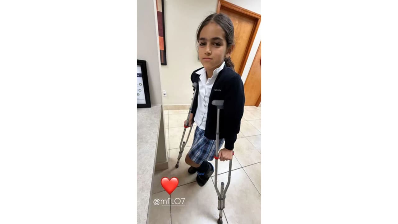 Hija de Jacky Bracamontes sufre accidente y termina en el hospital: ¿qué le pasó?