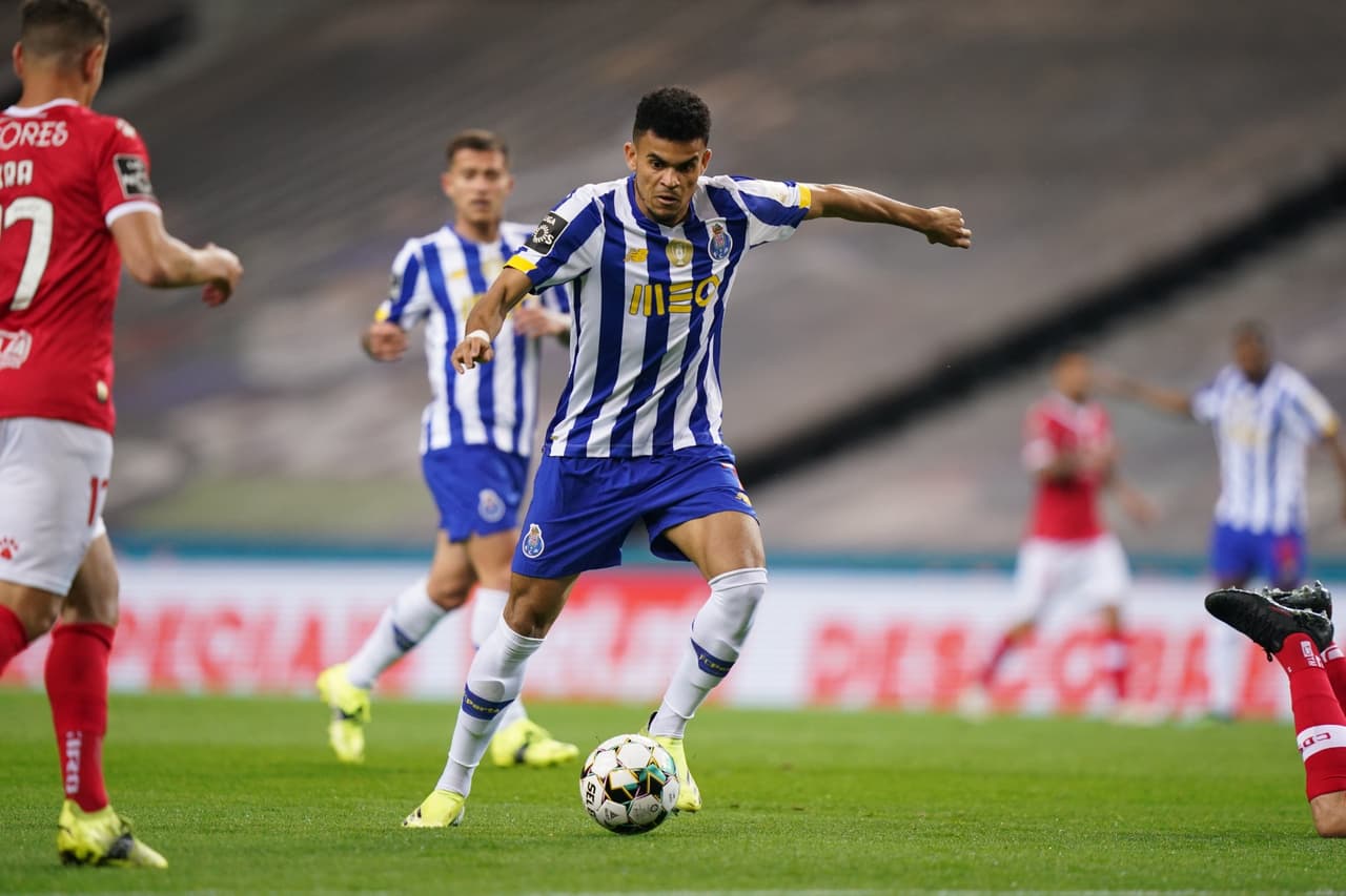 Con 'Tecatito' Corona, Porto se impone en el final a Santa Clara