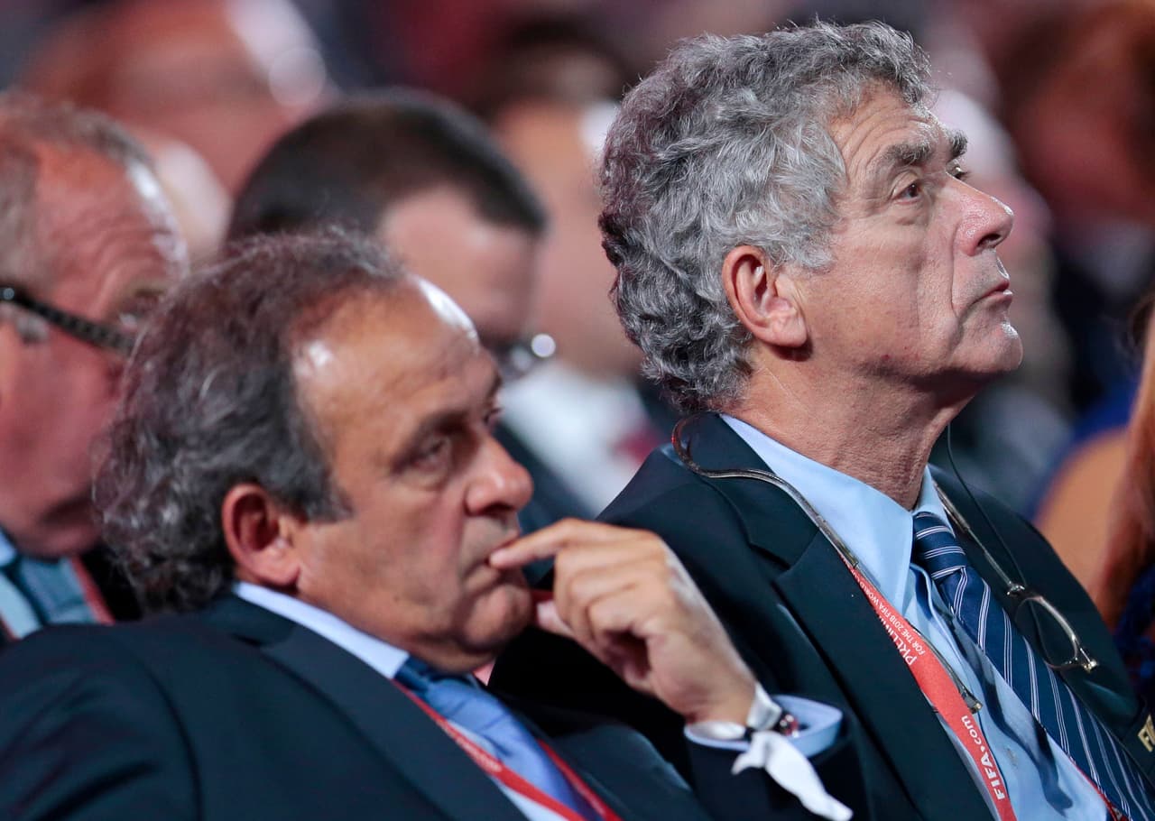 En UEFA, como la presidencia tuvo que renovarse en septiembre por la sanción a Michel Platini, Villar coqueteó con presentarse, pero finalmente desistió. Los meses anteriores fue presidente interino durante la Eurocopa de Francia.