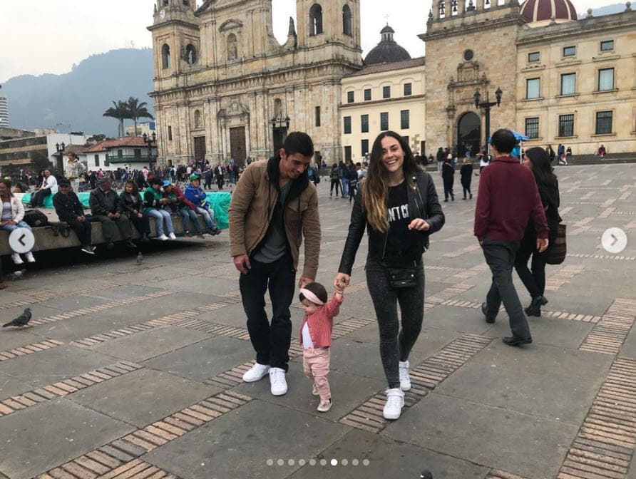 La protagonista de
<b>Mi Marido Tiene Familia</b> es
<b><a href="https://www.univision.com/famosos/hay-dias-en-que-los-quiero-regalar-zuria-vega-habla-de-los-retos-de-ser-madre-de-dos-hijos-y-actriz-a-la-vez-fotos" target="_blank">madre de dos, Luka (2 años) y Lúa (5)</a></b>, que procreó con su esposo, el también actor Alberto Guerra.
<br>