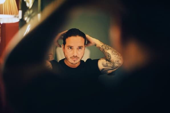 J Balvin le ha robado el corazón a sus fans. Este año tiene seis nominaciones a Premio Lo Nuestro.