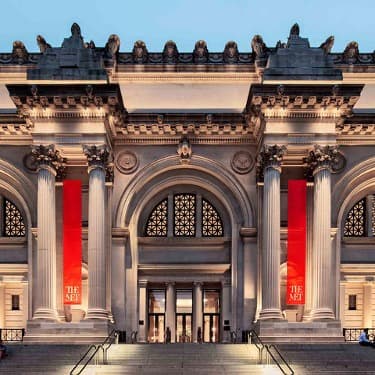 <b>El<a href="https://artsandculture.google.com/partner/the-metropolitan-museum-of-art?hl=en"> Museo Metropolitano de Arte</a>, Nueva York </b>Fundado en 1870 y considerado uno de los museos más famosos de los Estados Unidos. El Met exhibe más de 5000 años de arte de todo el mundo.