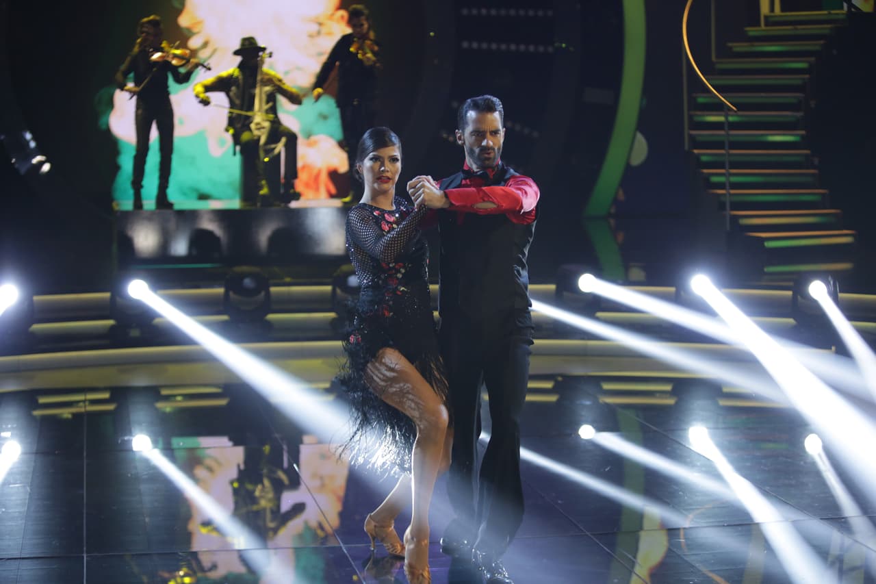 Sin embargo, demostró que los jueces no se han equivocado al mantenerla en la competencia con este tango al ritmo de 'Radioactive'.