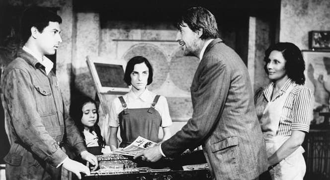 Diana Bracho también ha participado en películas como: 'Las Poquianchis' (1976), 'El infierno de todos tan temido', 'Entre Pancho Villa y una mujer desnuda' (1995), y 'Dreaming of Julia', (Cuban Blood/Cuba Libre en 2001) entre otras.