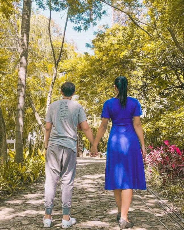 "Lo llevé a la escuela, esta semana empezó presencial, cuando lo veo entrar, iba él y dos niños detrás (hace señas de más pequeños) y decía yo: 'Esos son sus compañeritos'", contó entre risas al periodista Edén Dorantes.
<br>