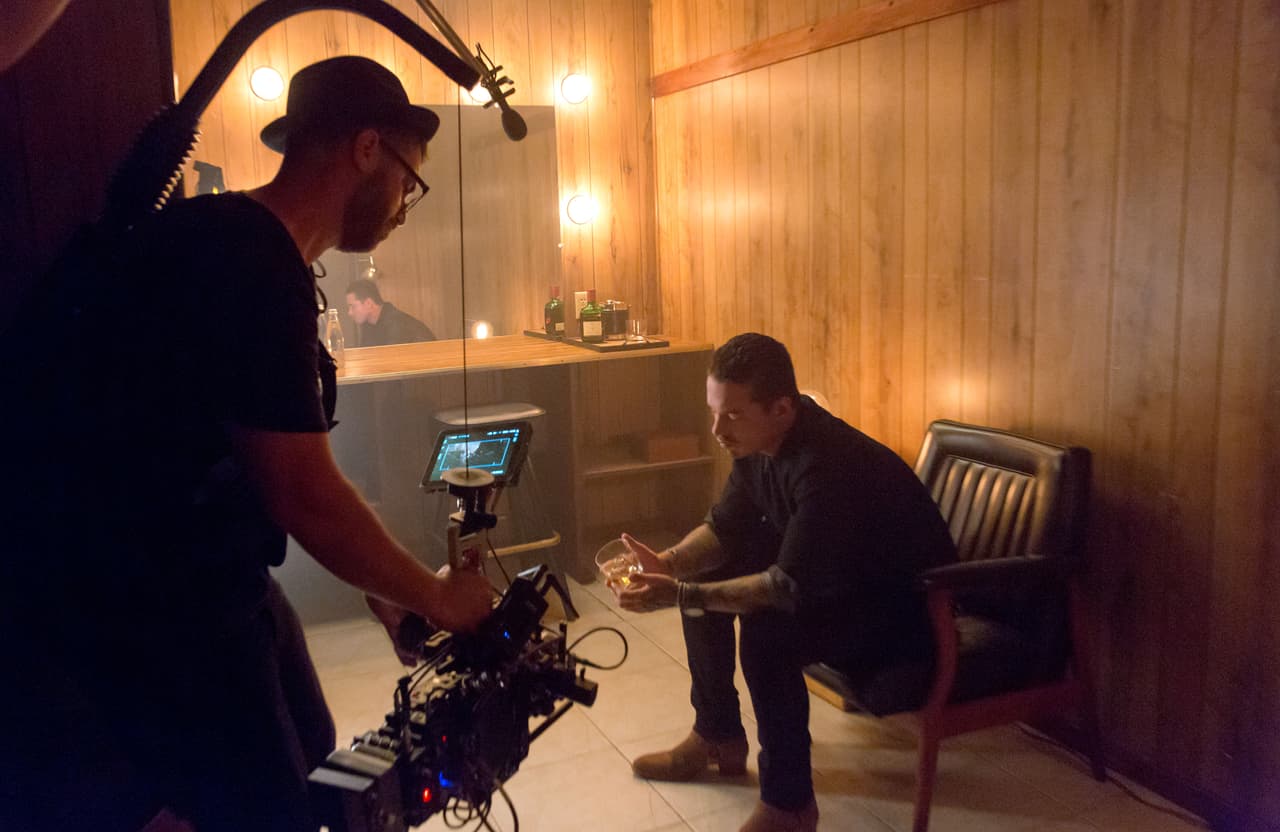 J Balvin así multiplica las ventanas a su pegajoso reggaetón con un poquito de licor, ¡qué combinación!