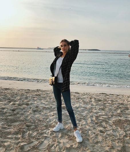 "[...]Yo estoy muy bien, estoy feliz, creo que eso es lo importante [...] No me he deprimido, nunca me deprimí, estoy feliz. Es lo que les digo, es algo que se tomó muy feliz, muy sano, de una manera muy amistosa [...]", aseguró la actriz de 27 años de edad.