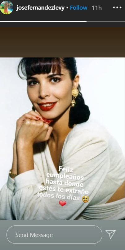 Este 22 de abril, el jovencito recordó a su mamá en su cumpleaños dedicándole un emotivo mensaje: "
<b>Feliz cumpleaños hasta donde estés, te extraño todos los días</b>".
<br>