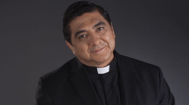 En el 2013 se convirtió en el 'Padre Adalberto' en la telenovela
<i>Por siempre mi amor</i>.