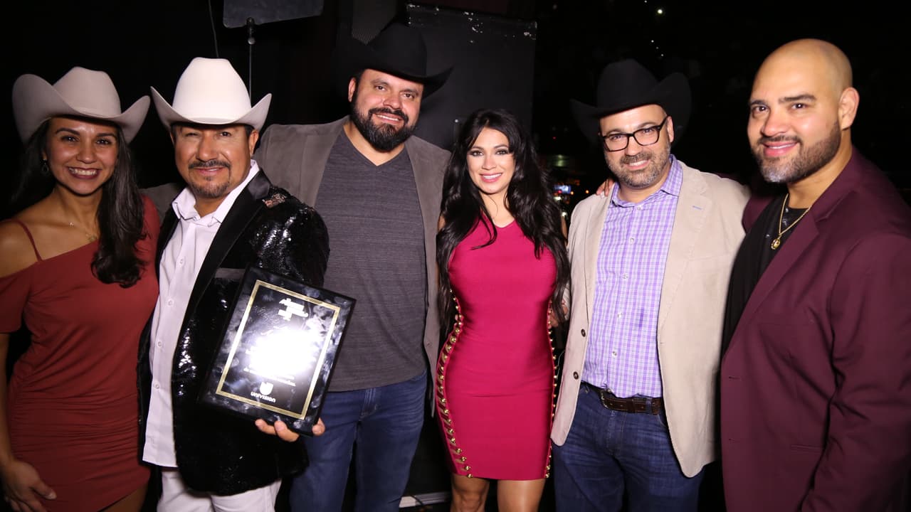 Univision Radio entregó a 'El Bueno, La Mala y El Feo' una placa en reconocimiento a los cuatro años de éxito, como uno de los shows más escuchados en todo el país.
<br>