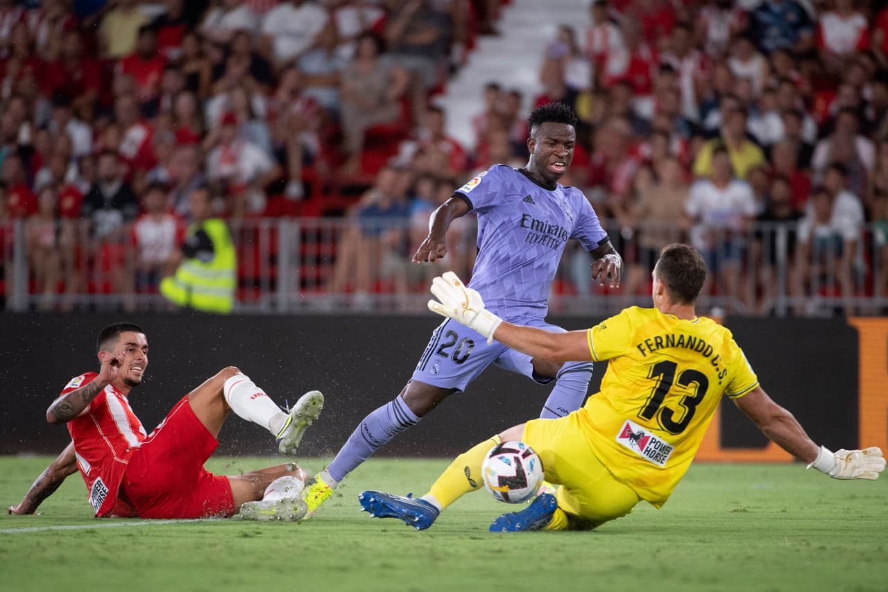 Real Madrid sufrió pero terminó derrotando al Almería con un golazo de David Alaba que entró de cambio para salvar a su equipo.