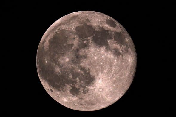 Cuando se produce una luna llena a comienzos de mes es probable que haya una segunda al final.