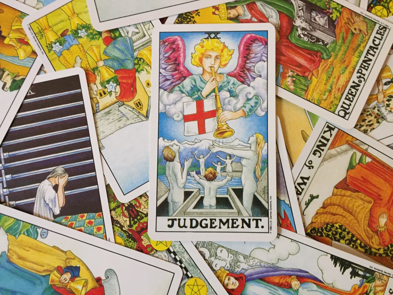 En sí el Juicio simboliza renovación, liberación, apertura de algo nuevo. Has concluido una etapa de tu vida y es hora de hacer balance pero no solo de lo bueno y de lo malo de dicha etapa, sino también de todo lo que ha significado para ti y tu vida.