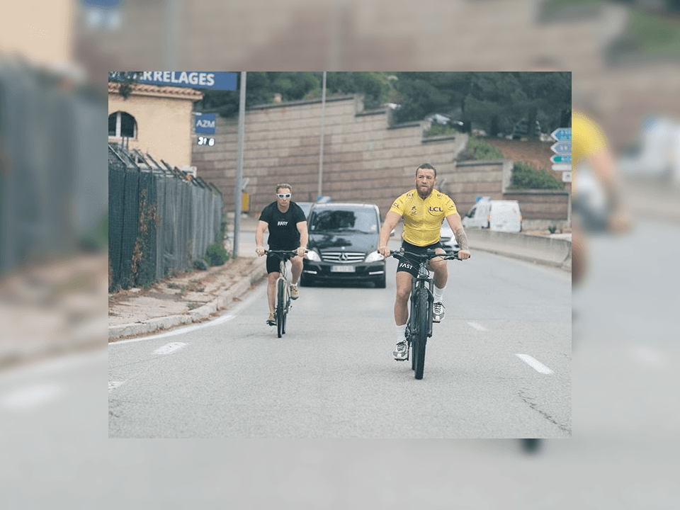 La carrera será sobre bicicletas de agua y se recorrerá una distancia de 180 kilómetros entre Calvi y Mónaco.