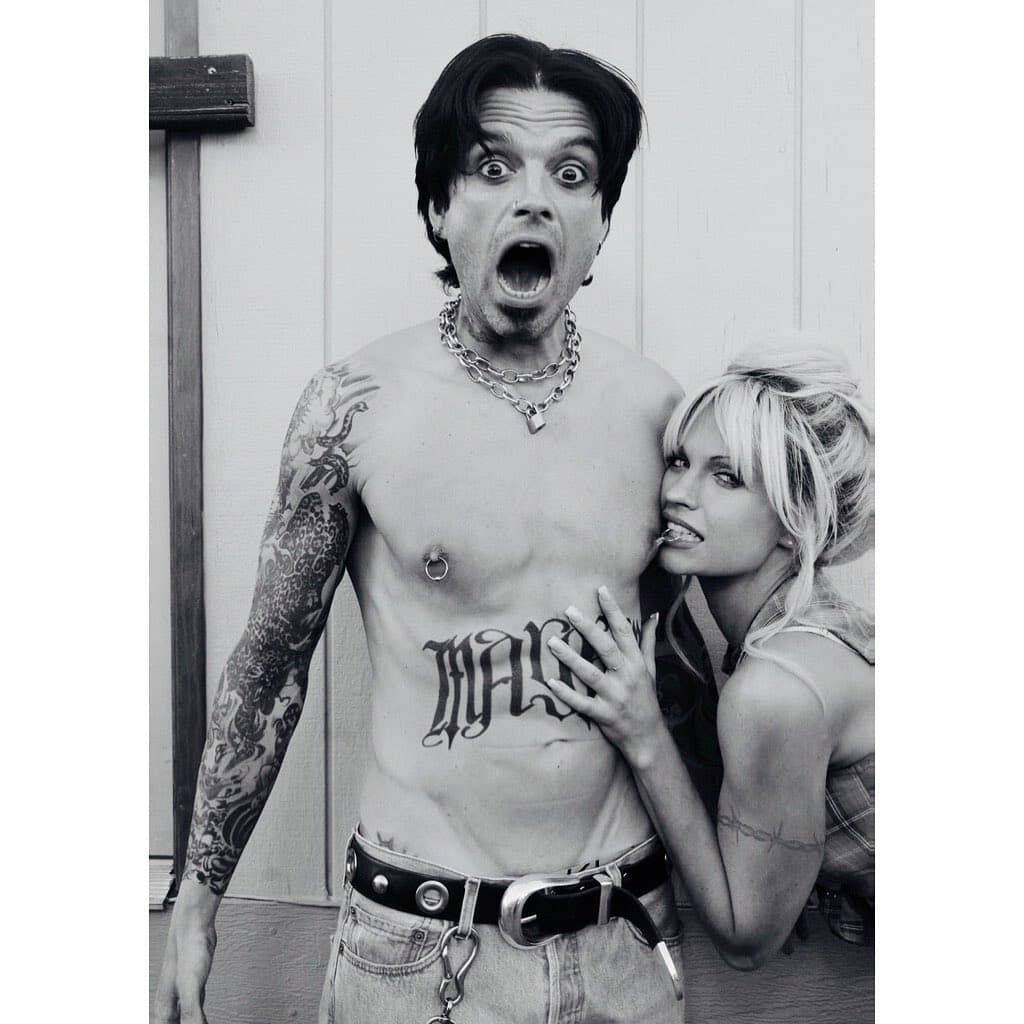 Las fotos se han vuelto virales, pues el parecido de los actores es impresionante.