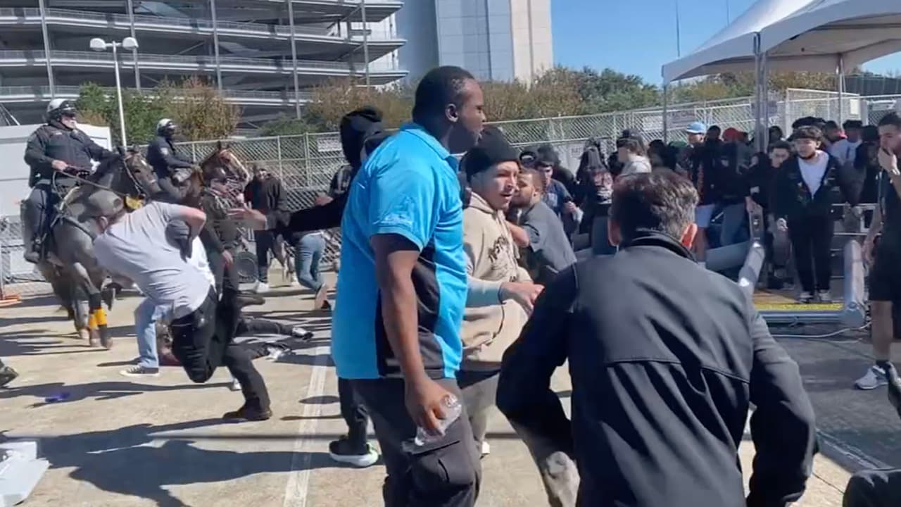 La demanda señala que hubo negligencia en una gran cantidad de aspectos, incluido el control de multitudes, la falta de atención médica adecuada, la contratación, la capacitación, y la supervisión de personal.