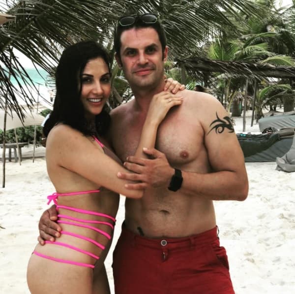 Este fin de semana la pareja viajó a las playas de la Riviera Maya para festejar el cumpleaños de Cynthia.